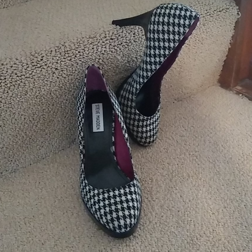 Steve Madden Black/White 4.5" Heals SZ 8.5 M